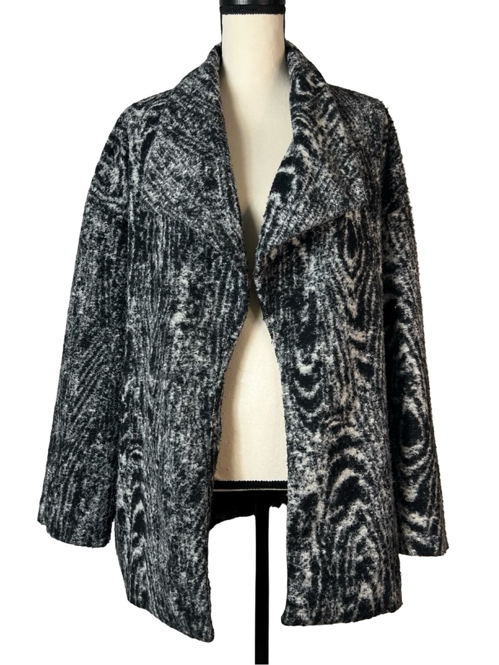 Isaac Mizrahi Live Black White Boucle Open Front Coatigan Jacket Medium